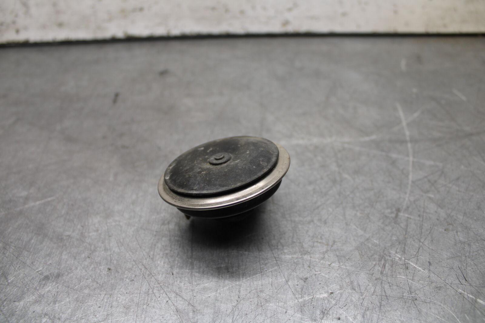 19-22 KAWASAKI Z400 HORN SIGNAL BB708