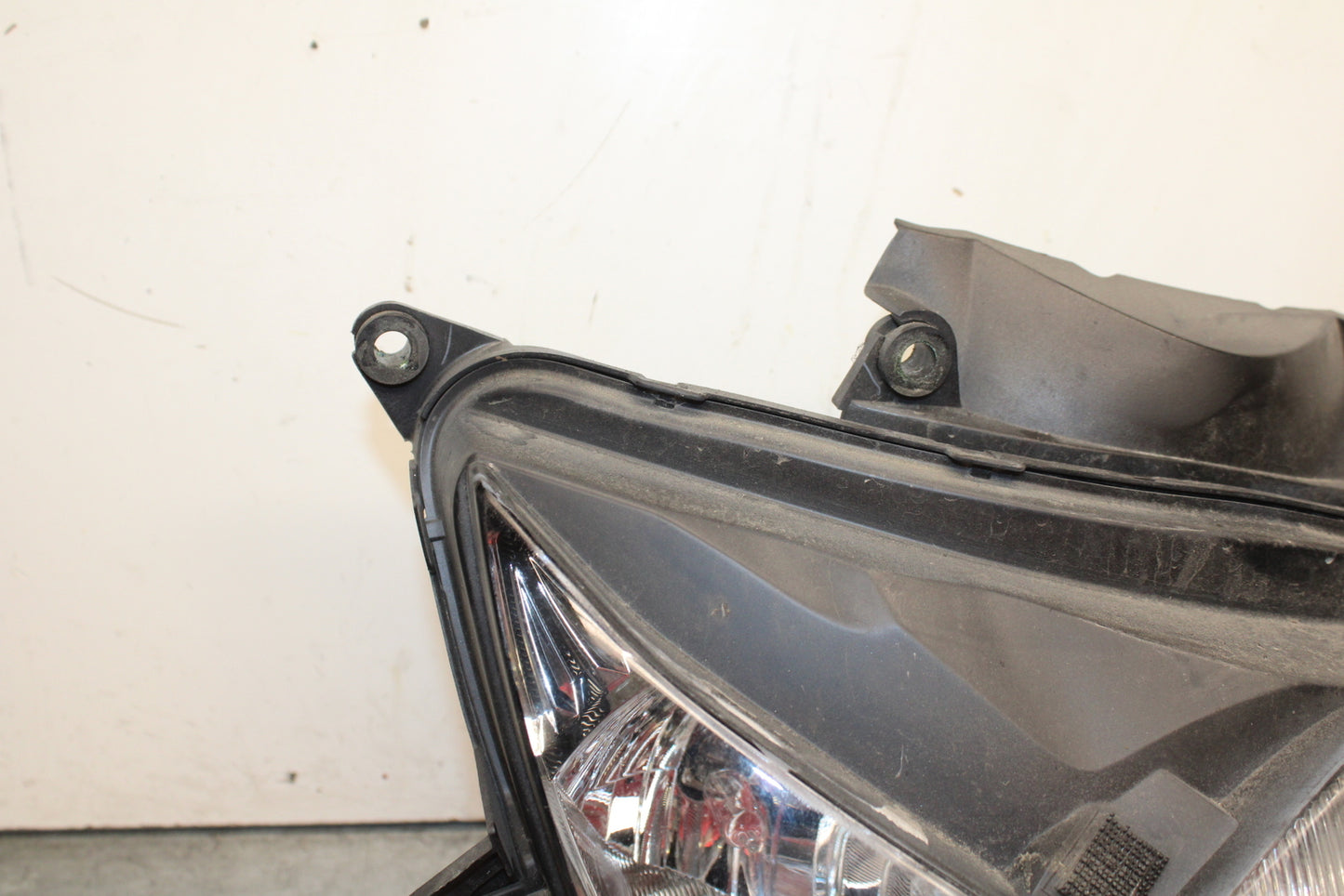 08-10 SUZUKI GSXR 600 FRONT HEADLIGHT HEAD LIGHT LAMP BB753