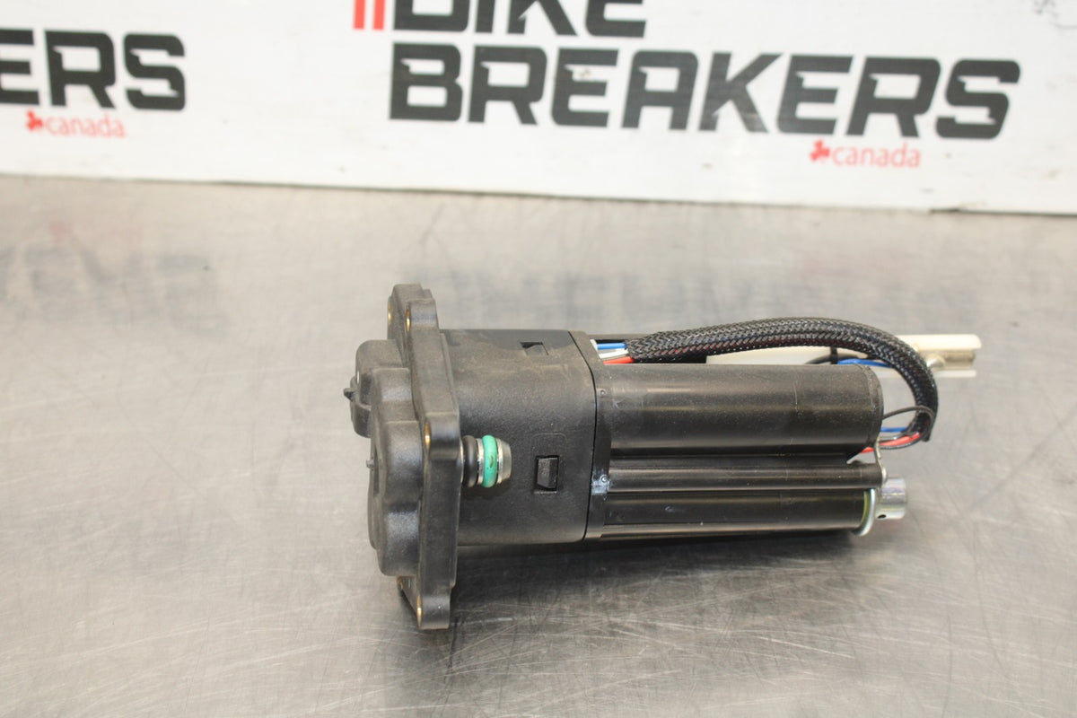 16 DUCATI 959 PANIGALE FUEL PUMP GAS PETROL SENDER UNIT BB912