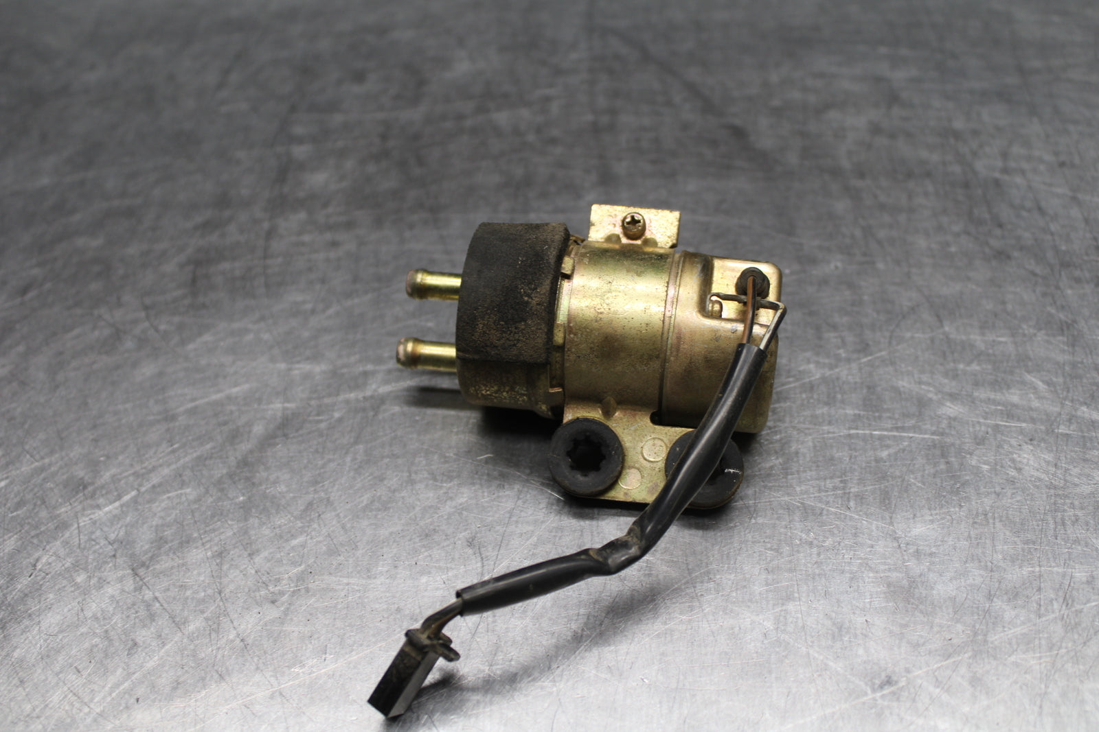 00 SUZUKI INTRUDER 1500 VL1500 FUEL GAS PUMP BB761