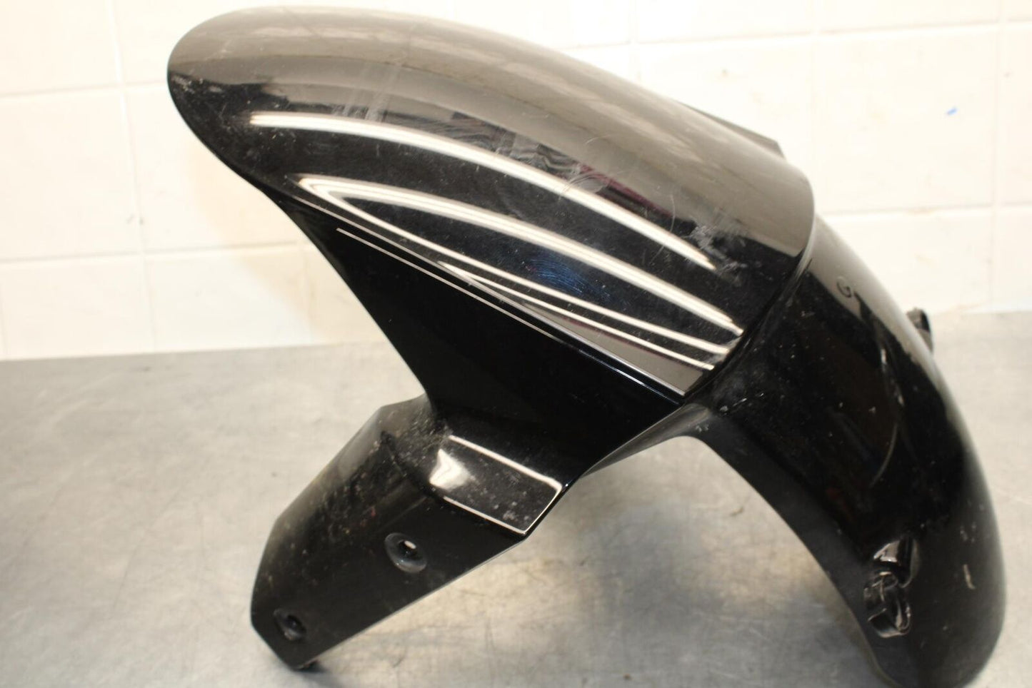 2011 Kawasaki Ninja ZX6R ZX600R FRONT WHEEL FENDER COWL 35004-0118-32N BB587