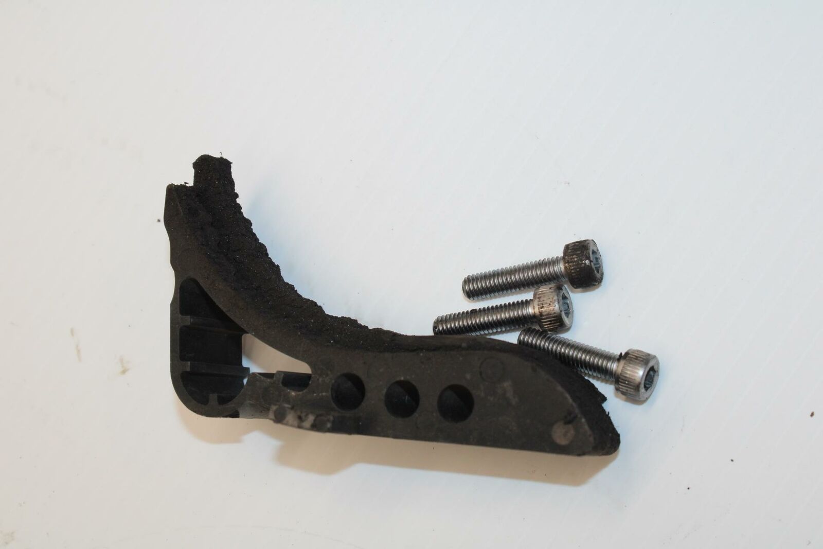 05 YAMAHA YZF R6S ENGINE SPROCKET COVER BB234