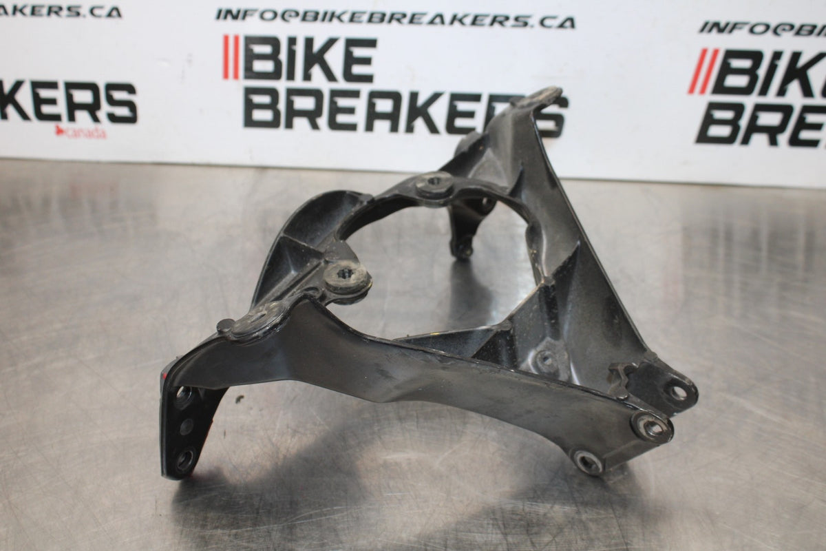 06-07 SUZUKI GSXR 600 UPPER FAIRING MIRROR GAUGES STAY BRACKET BB178