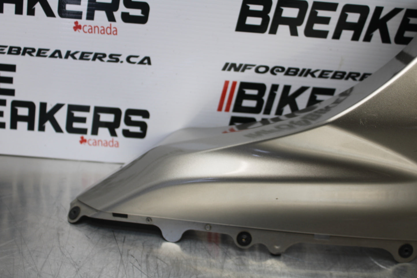 04-05 KAWASAKI NINJA ZX10R RIGHT FRONT UPPER NOSE FAIRING COWL SHROUD BB163