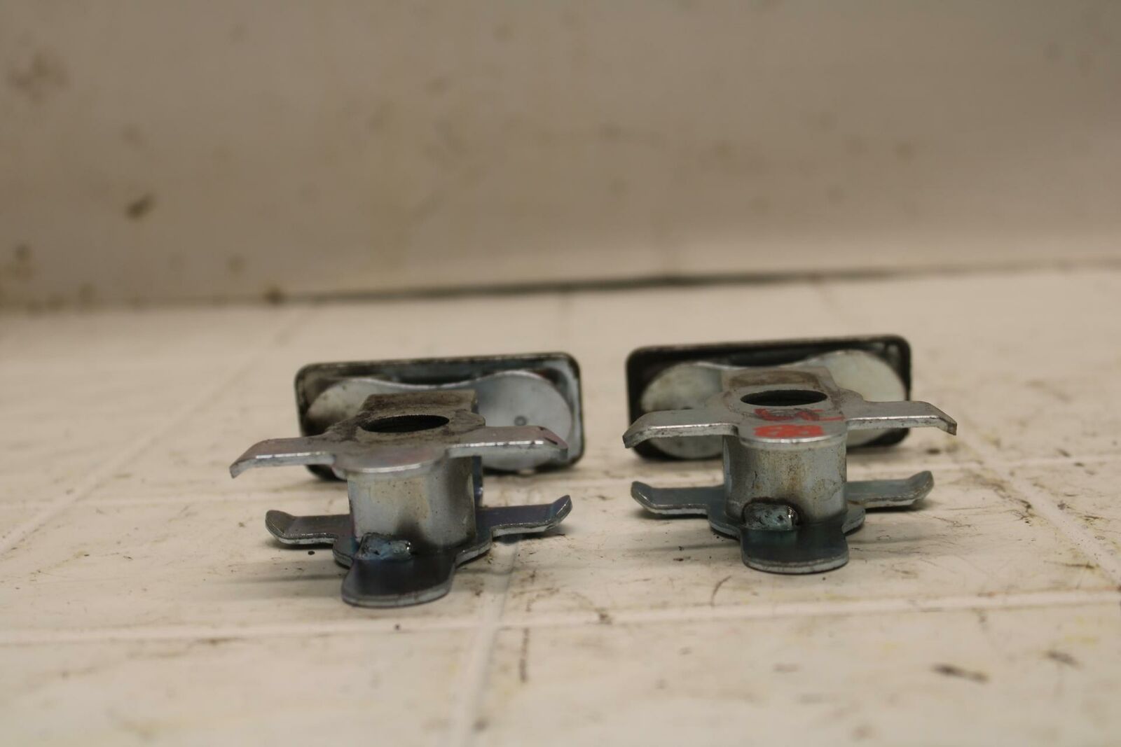 04-05 SUZUKI KATANA GSX750F SWINGARM CHAIN TENSIONER ADJUSTMENT BRACKETS  BB16