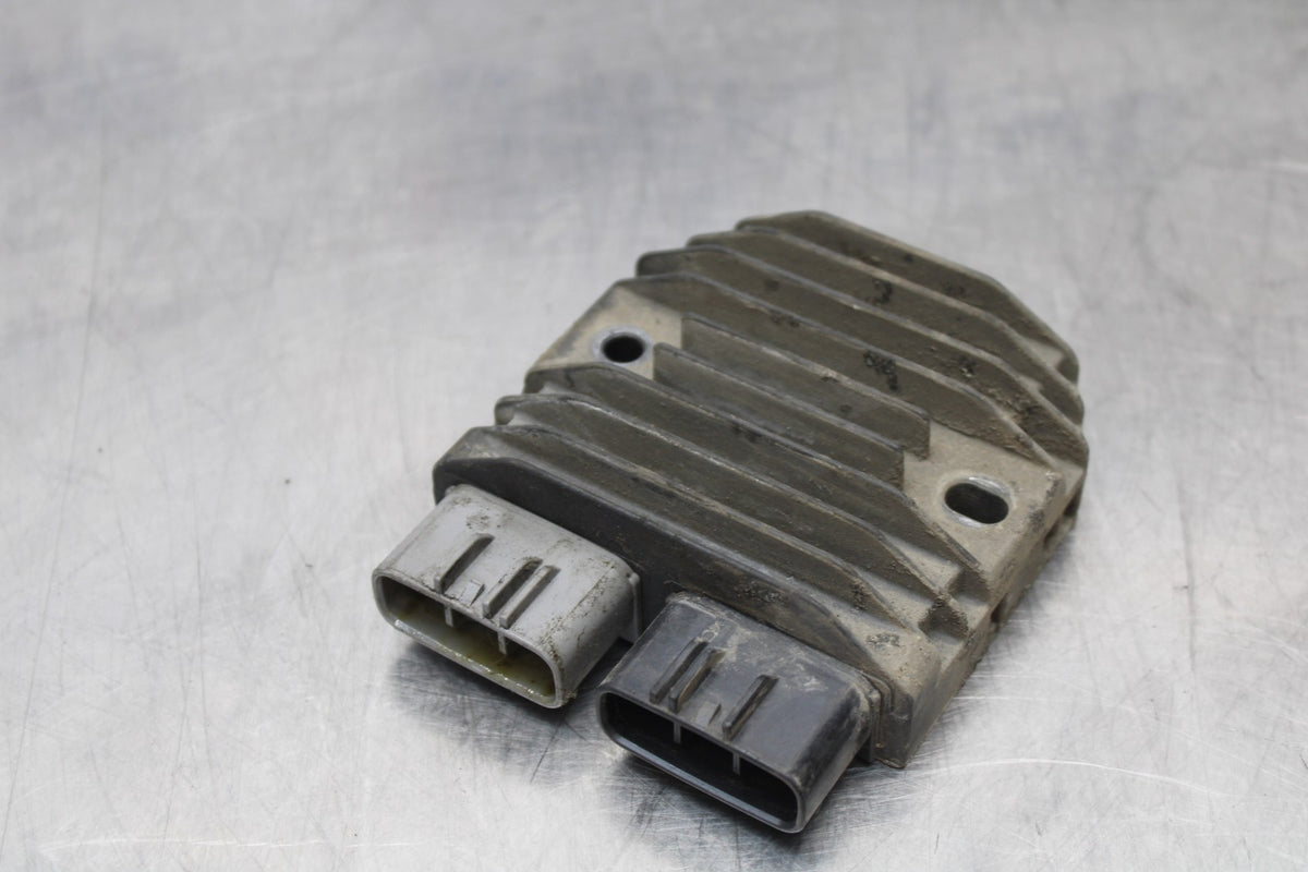 05 TRIUMPH ROCKET III RECTIFIER VOLTAGE REGULATOR BB186