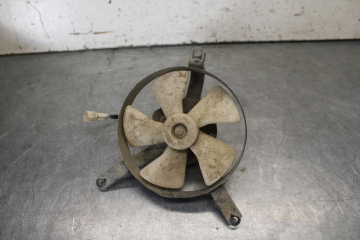 01-05 YAMAHA RAPTOR 660R ENGINE RADIATOR COOLING FAN MOTOR 5LP-12405-00-00 BB695