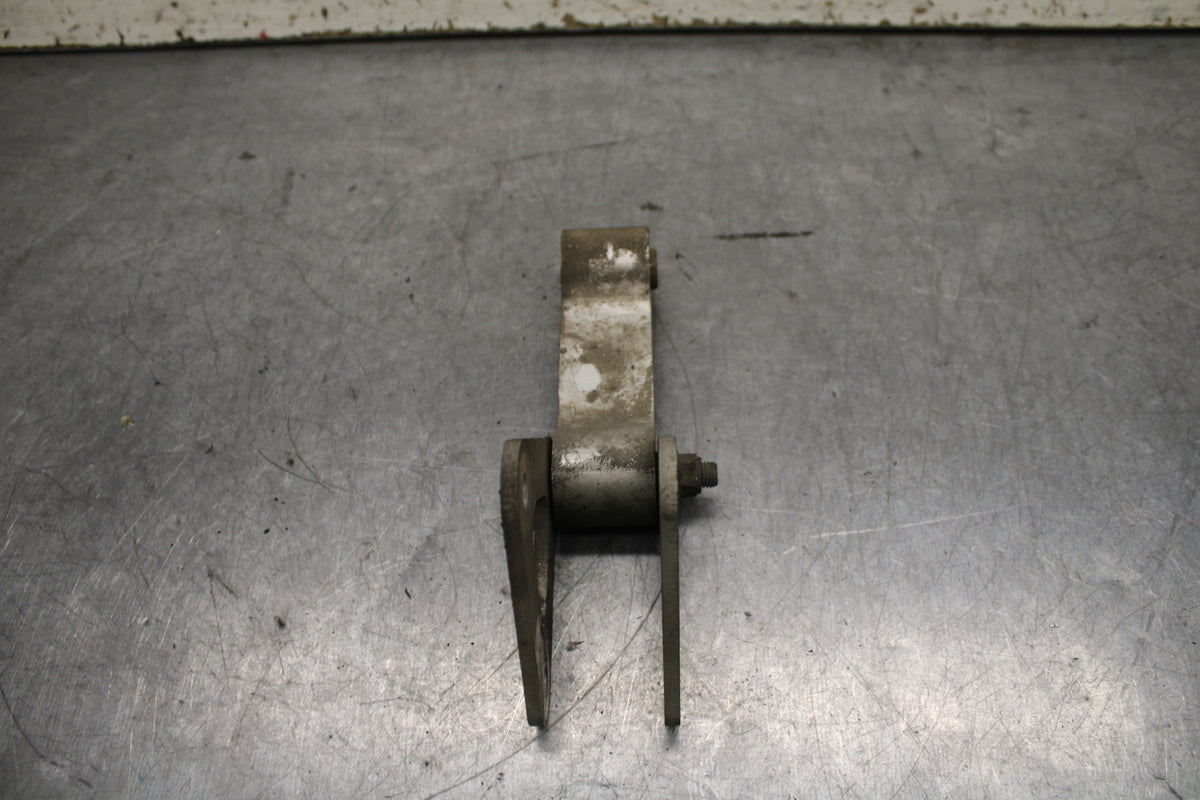 03-04 TRIUMPH DAYTONA 600 REAR DOGBONE SHOCK LINKAGE LINK BB745