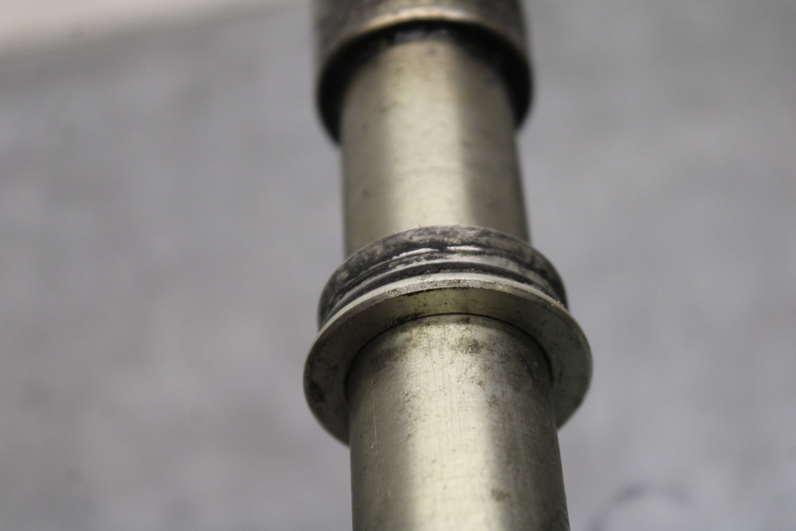 08-10 SUZUKI GSXR750 FRONT WHEEL RIM AXLE PIVOT BOLT BB127