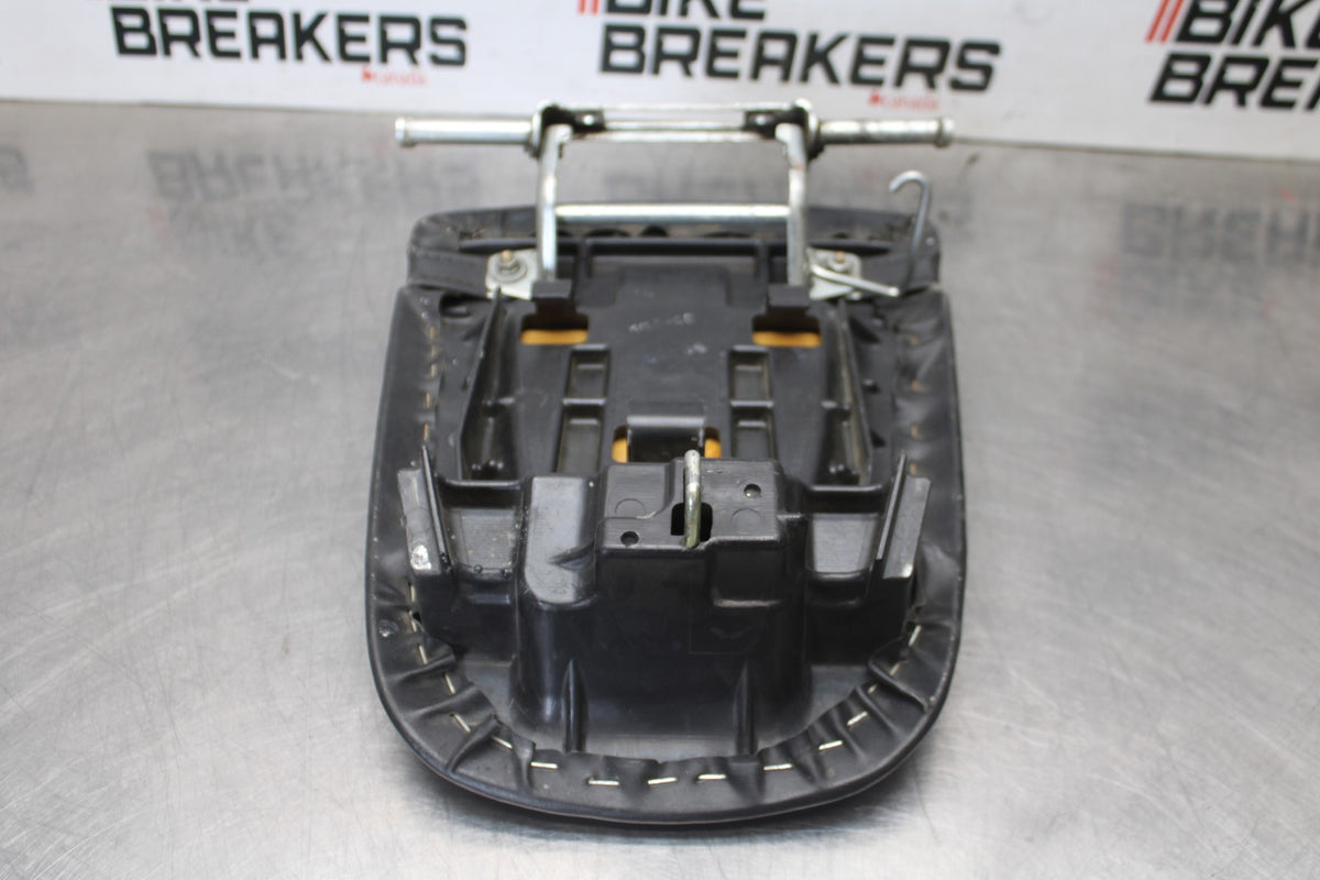 00-01 HONDA CBR929RR REAR BACK PASSENGER TANDEM SEAT PAD SADDLE PILLION BB925