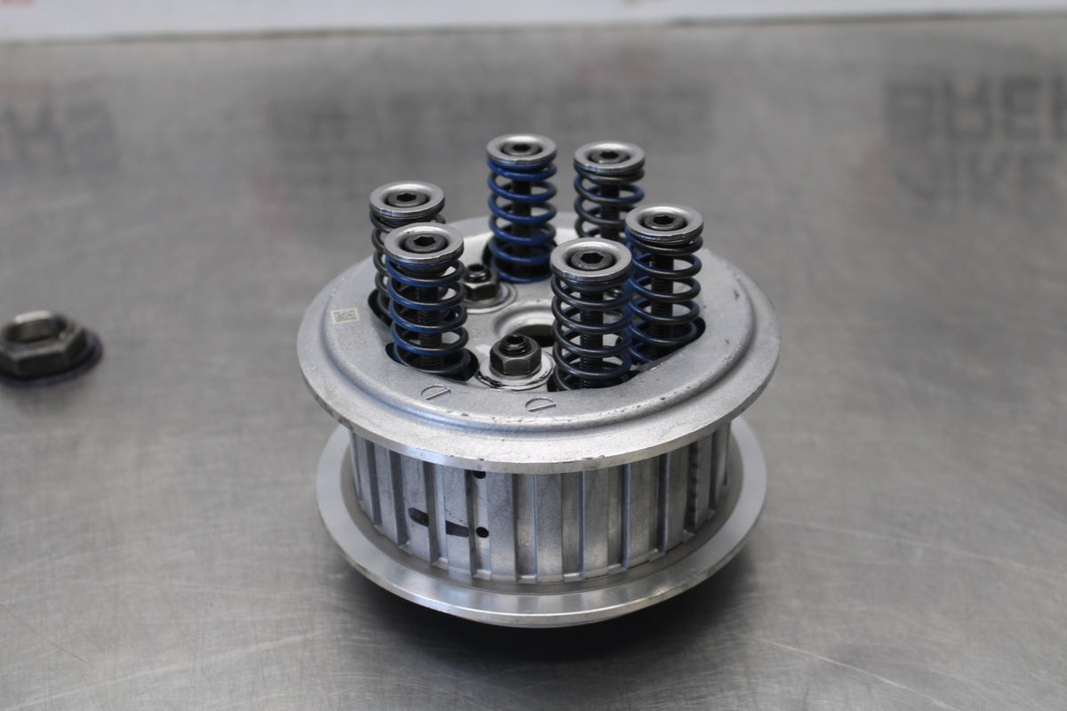 11-26 SUZUKI GSXR750 NEW TAKE OFF CLUTCH PRESSURE PLATE/ CLUTCH PACK BB882