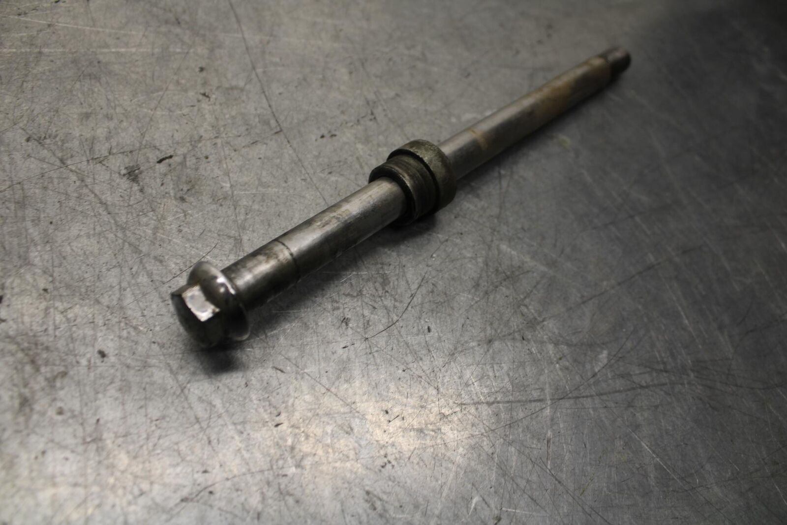 89-90 YAMAHA FZR600 FRONT WHEEL RIM AXLE PIVOT BOLT 42X-25181-00-00 BB76