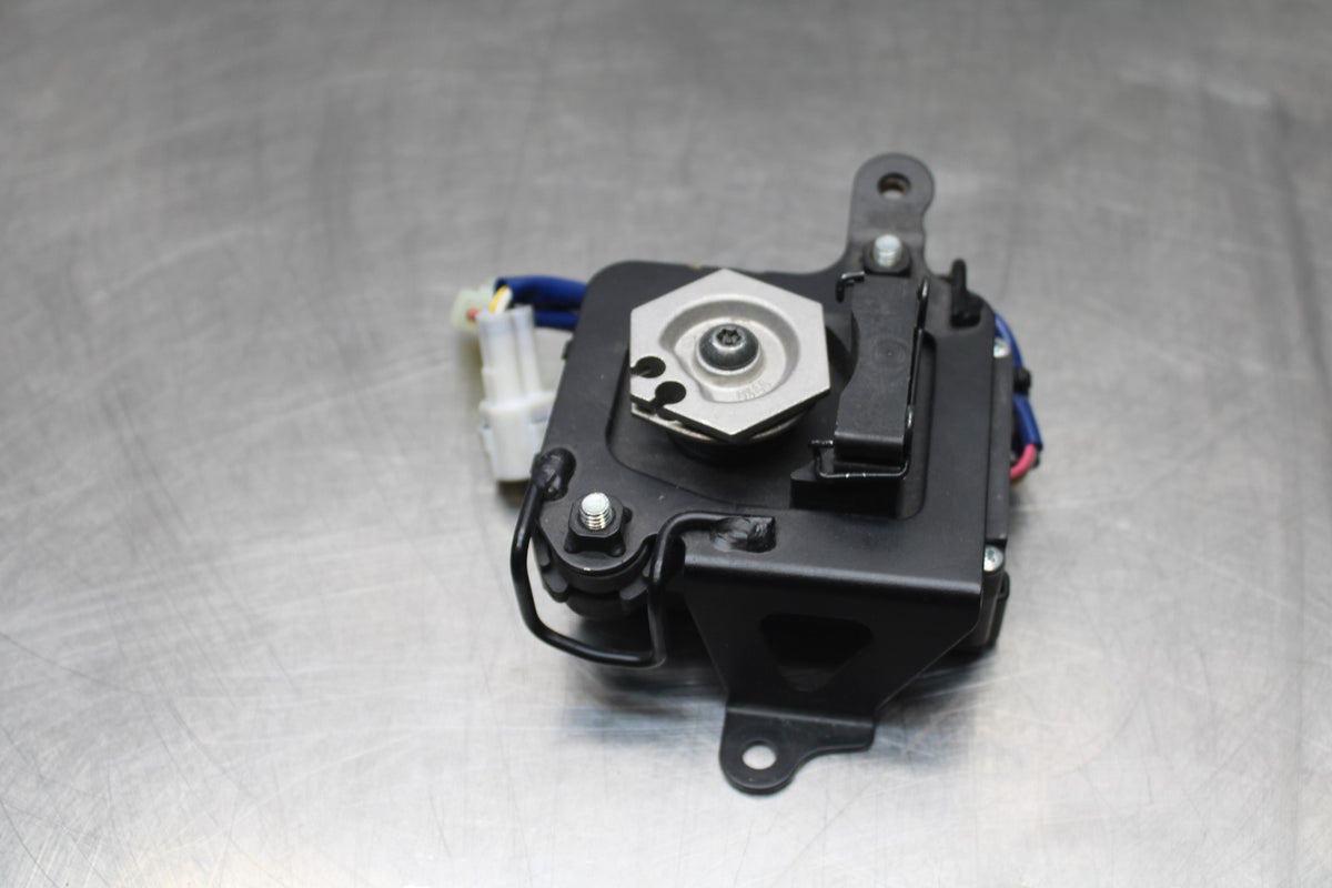 24-25 KAWASAKI NINJA ZX6R EXHAUST VALVE SERVO MOTOR BB785-CH