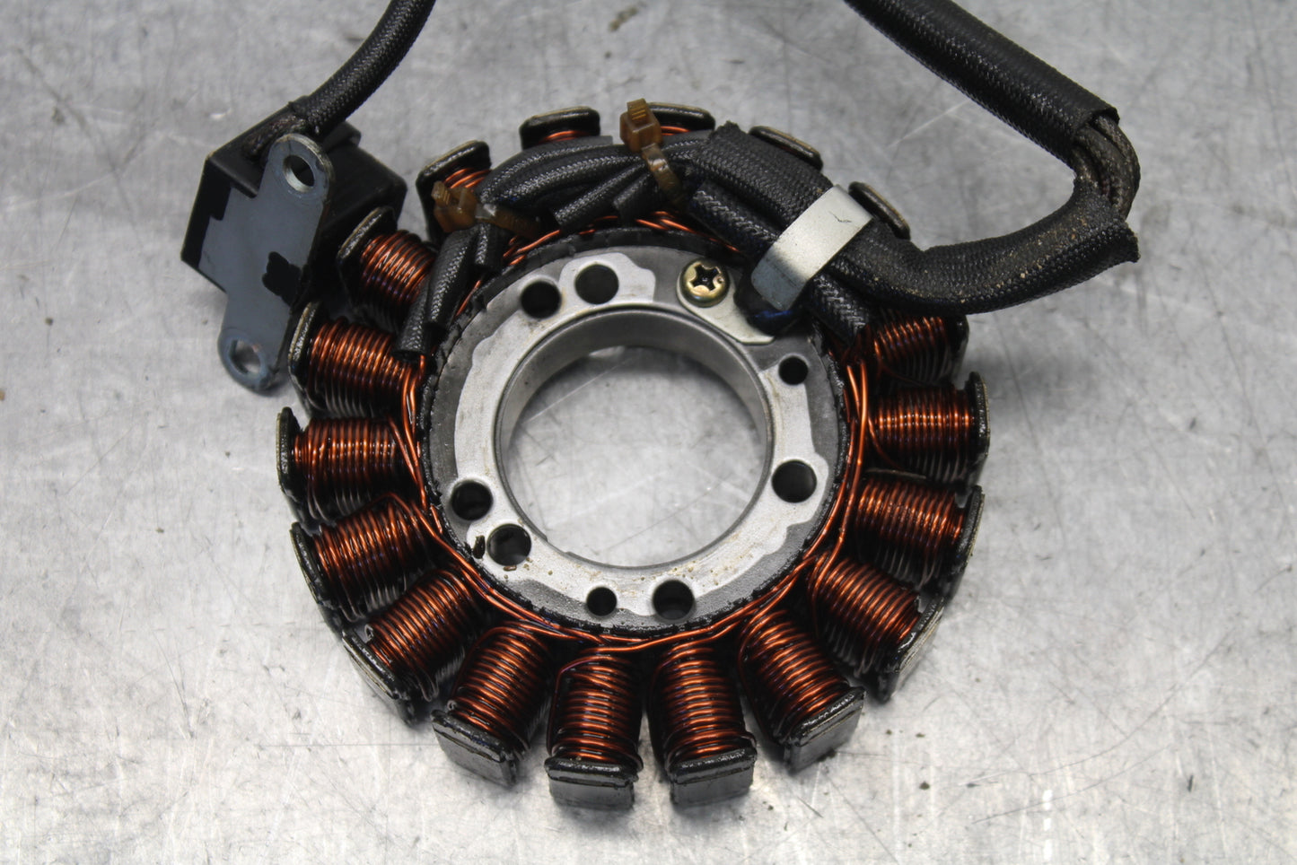 2004 Yamaha Raptor 660R YFM660R STATOR GENERATOR ALTERNATOR MAGNETO BB695