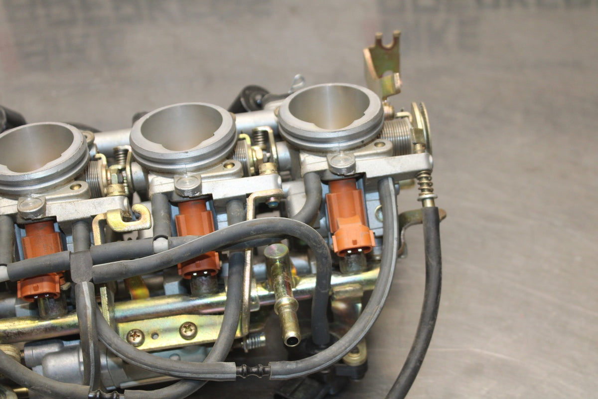 05 YAMAHA YZF R6 MAIN FUEL INJECTORS / THROTTLE BODIES BB858