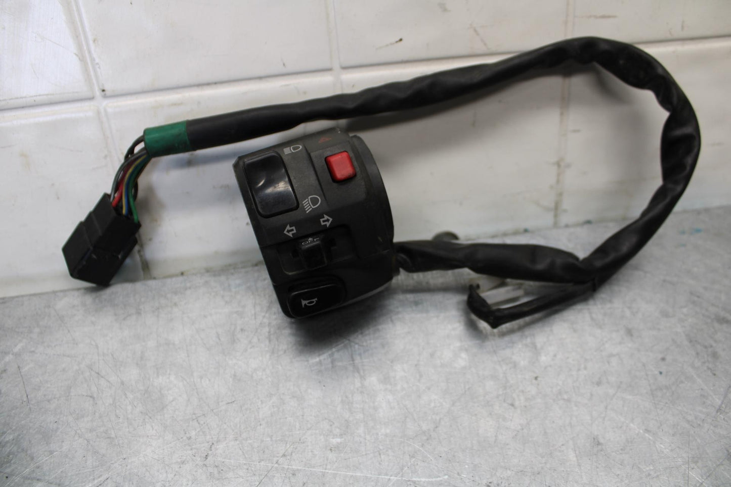 06-07 KAWASAKI NINJA ZX14R LEFT CLIP ON HANDLE SIGNALS SWITCH SWITCHES BB433