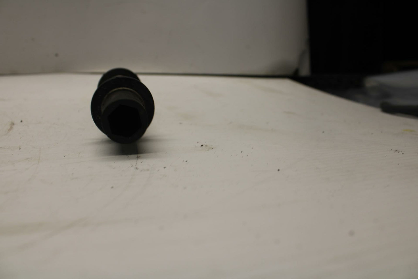 06 YAMAHA YZF R1 FRONT WHEEL RIM AXLE PIVOT BOLT 2C0-25181-00-00 BB282