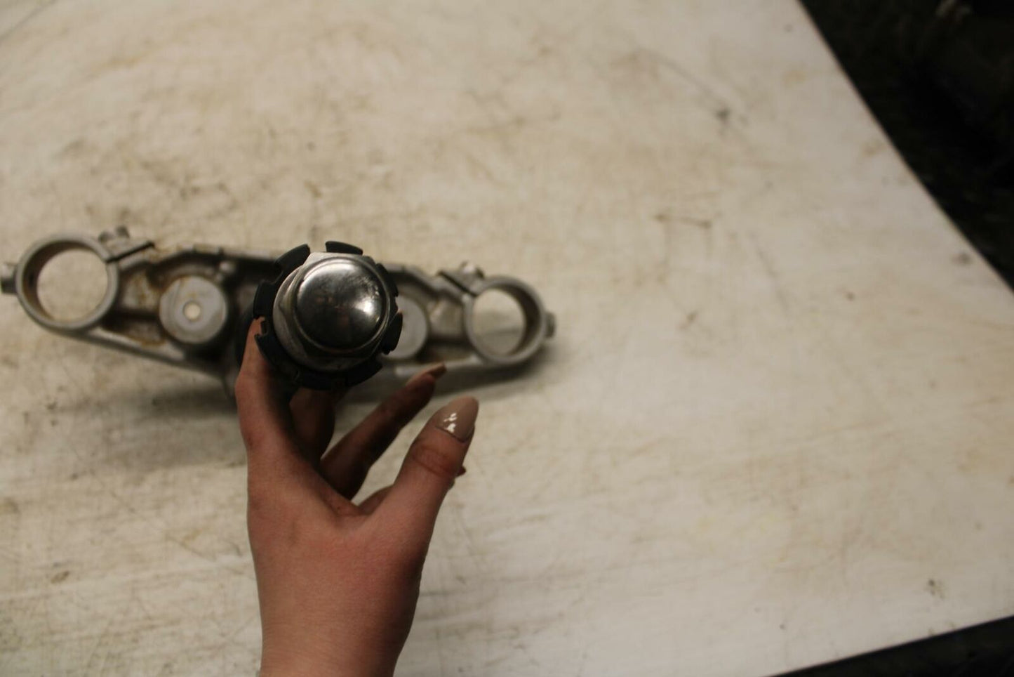 06-21 KAWASAKI VULCAN 900 FRONT FORKS CLAMP LOWER TRIPLE TREE STEM BB363