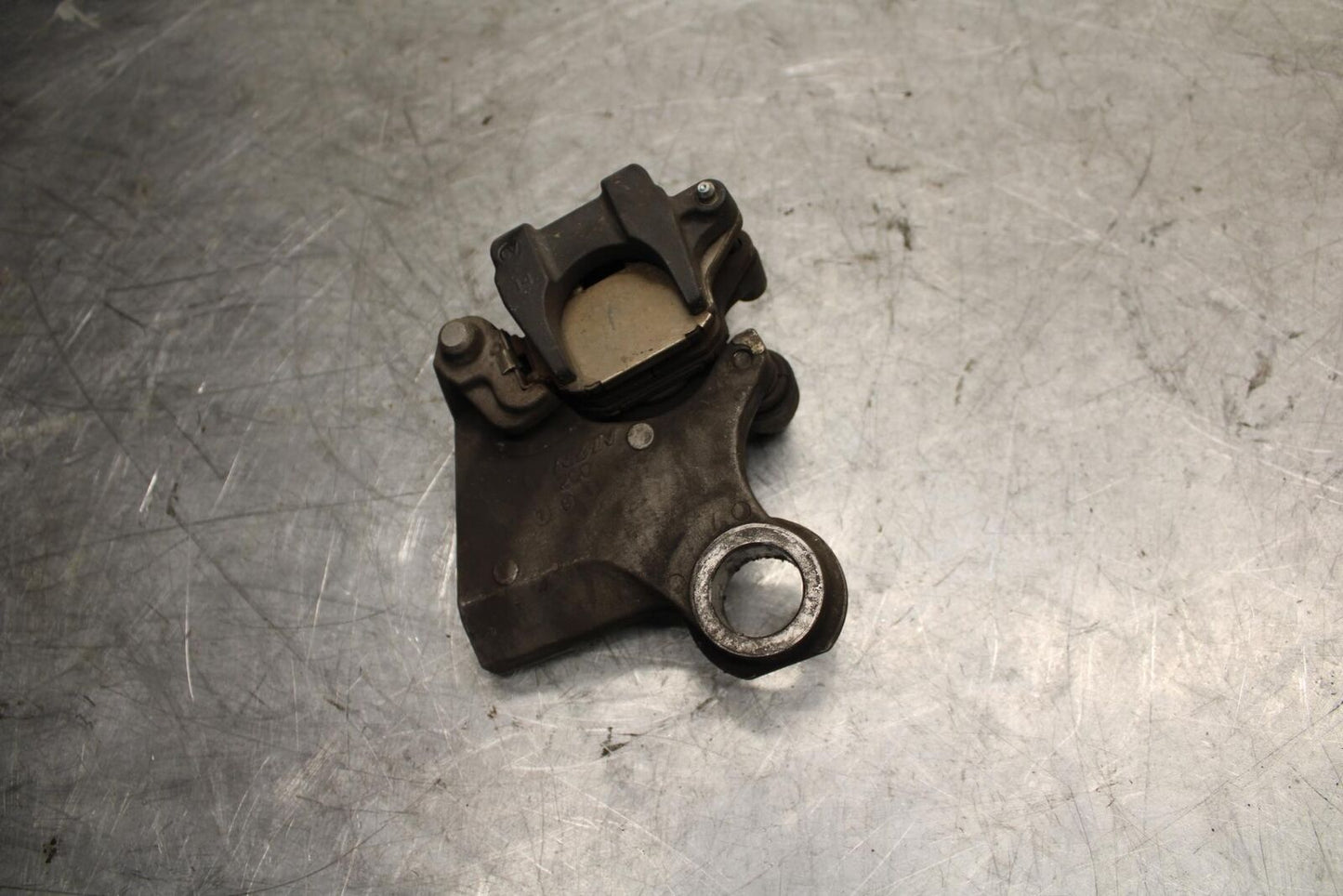 2007 Yamaha YZF R6 REAR BACK BRAKE CALIPER W MOUNT BRACKET BB525
