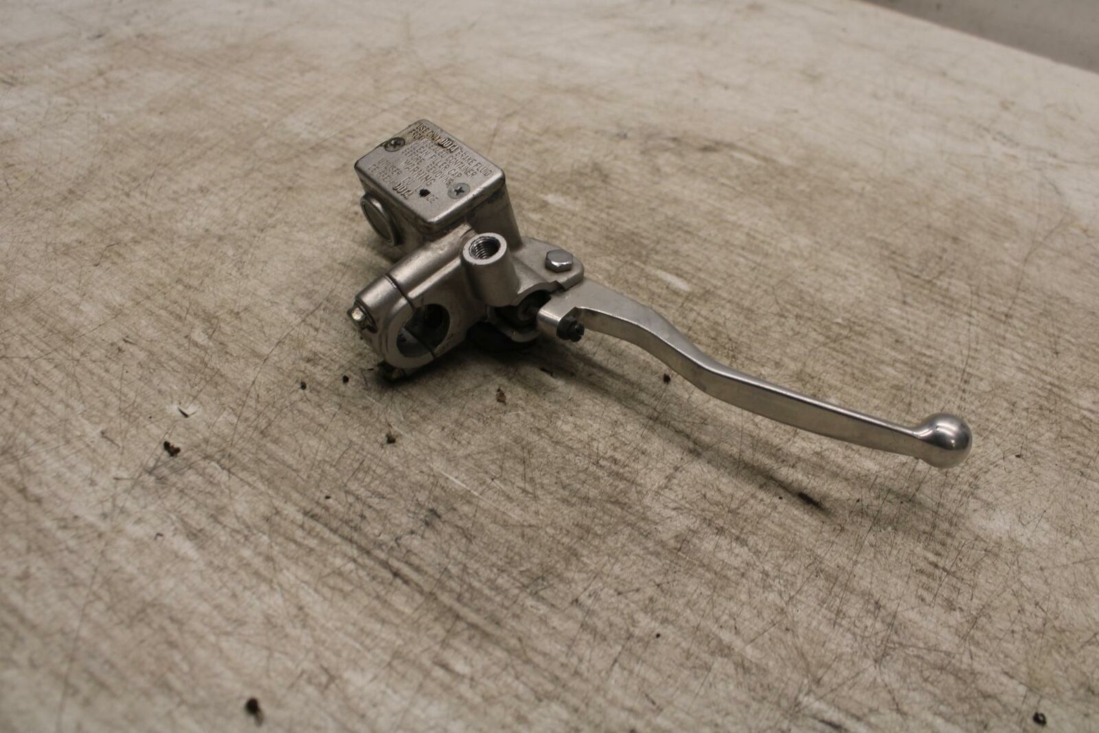 05-21 SUZUKI DRZ400SM FRONT BRAKE MASTER CYLINDER w/ LEVER BB376