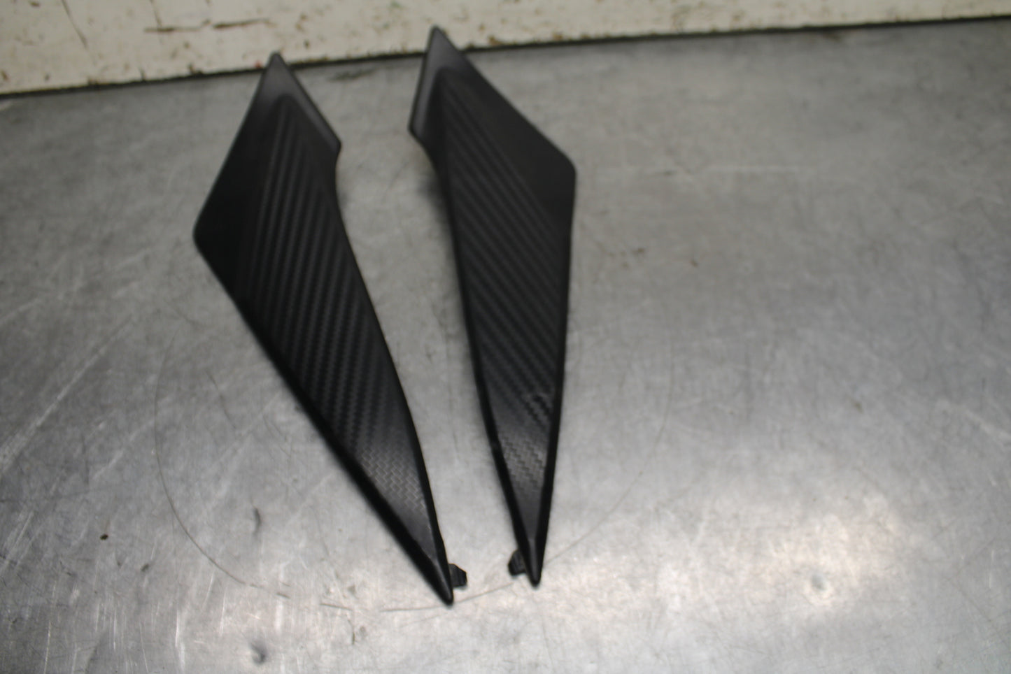 13 SUZUKI GSXR750 RIGHT LEFT GAS FUEL TANK PANELS COVERS TRIM SET COWLS BB110