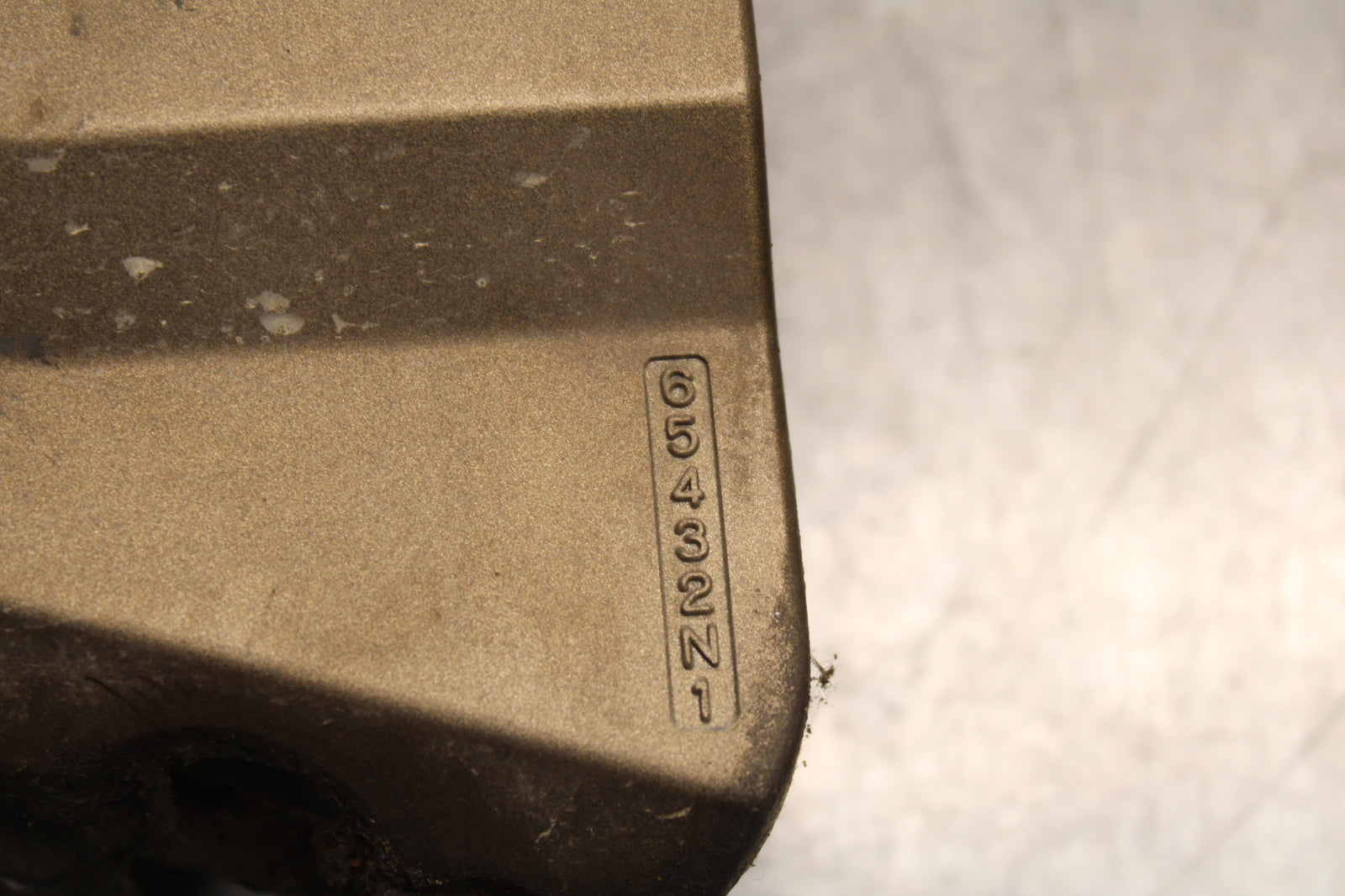 00-05 KAWASAKI NINJA ZX12R ENGINE SPROCKET COVER BB121