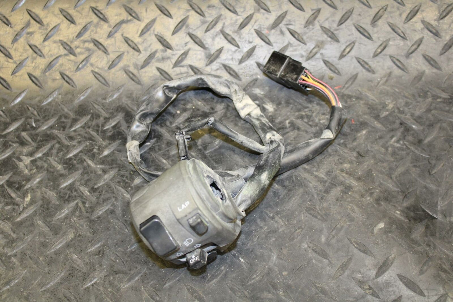 06-07 KAWASAKI NINJA ZX10R LEFT CLIP ON HANDLE HORN SIGNALS SWITCH  BB186