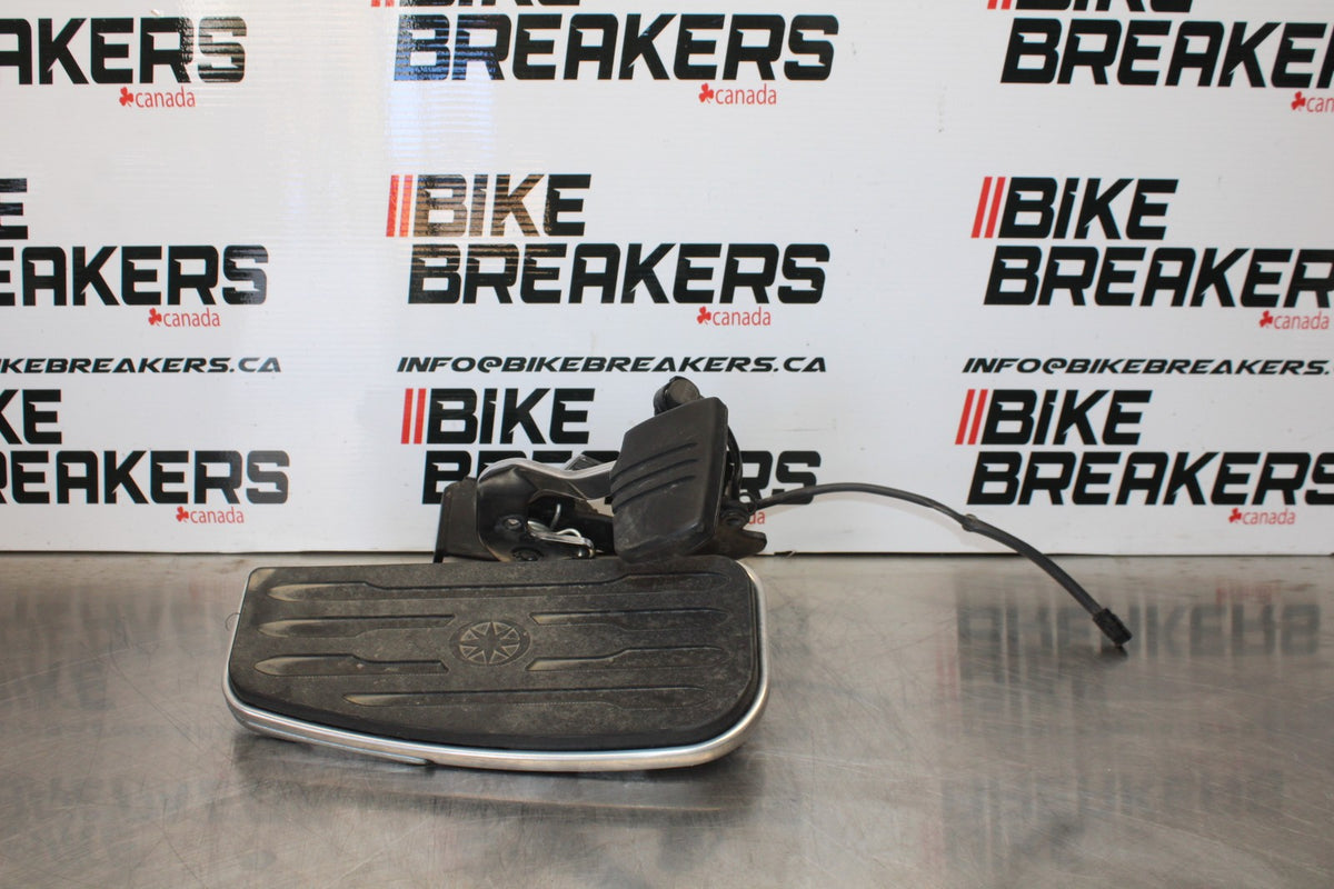 09 YAMAHA V STAR 950 RIGHT FRONT FOOT REST PEG STEP BB172