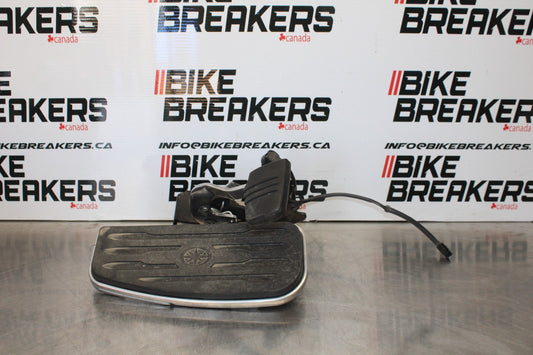 09 YAMAHA V STAR 950 RIGHT FRONT FOOT REST PEG STEP BB172