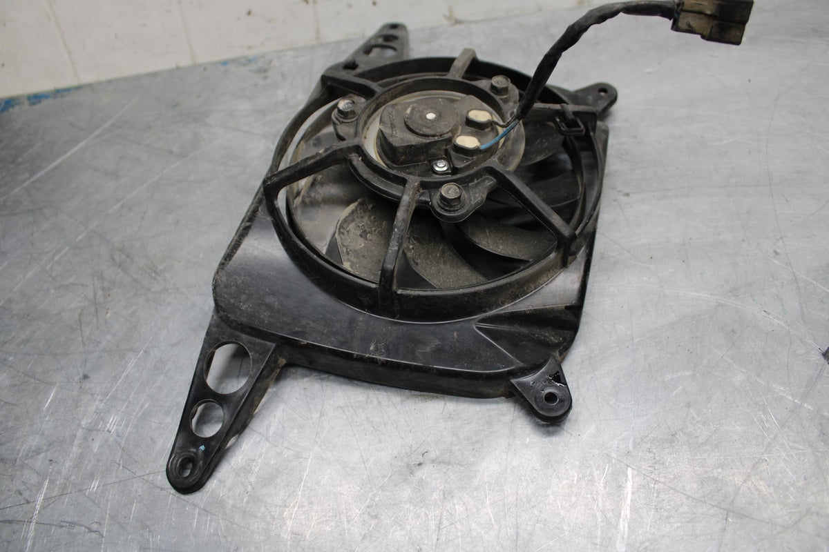 17-21 TRIUMPH STREET TRIPPLE R ABS ENGINE RADIATOR COOLING FAN bb452