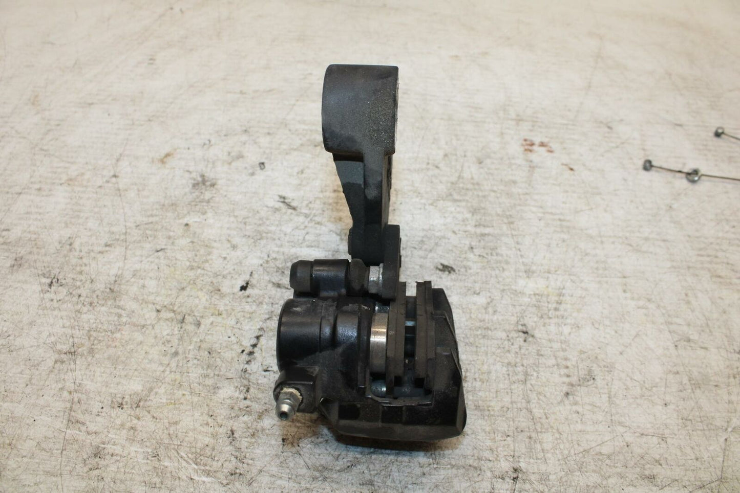 12-13 KAWASAKI EX300 NINJA REAR BACK BRAKE CALIPER W MOUNT BRACKET BB373