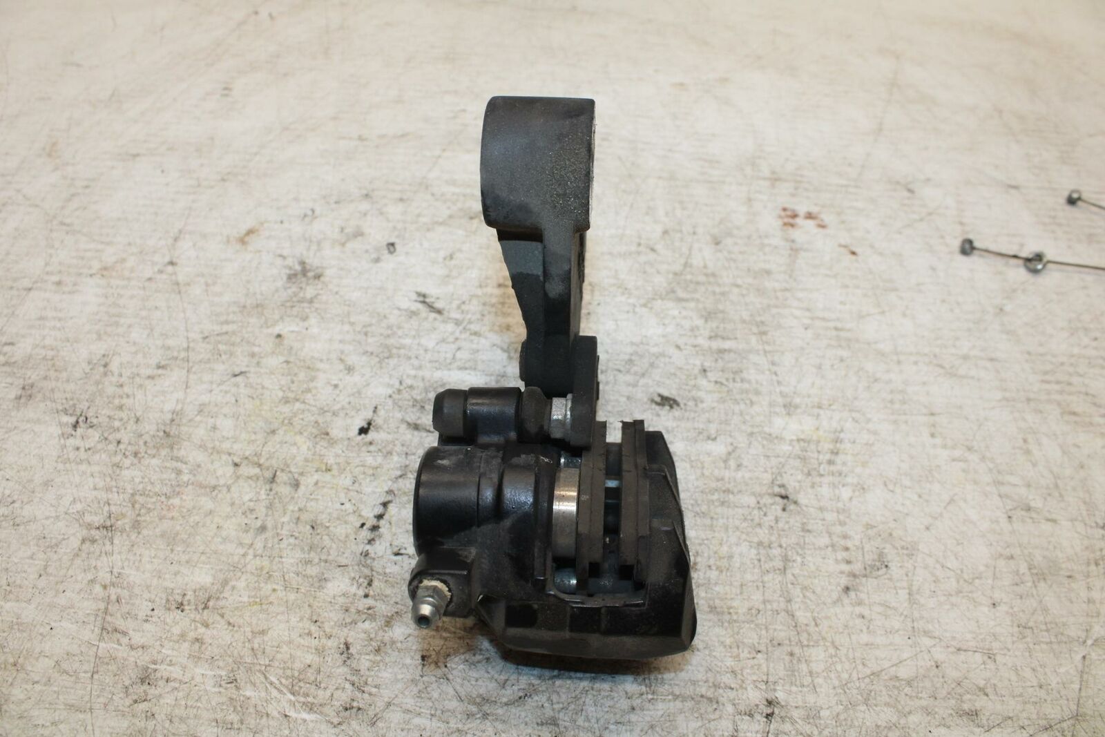 12-13 KAWASAKI EX300 NINJA REAR BACK BRAKE CALIPER W MOUNT BRACKET BB373