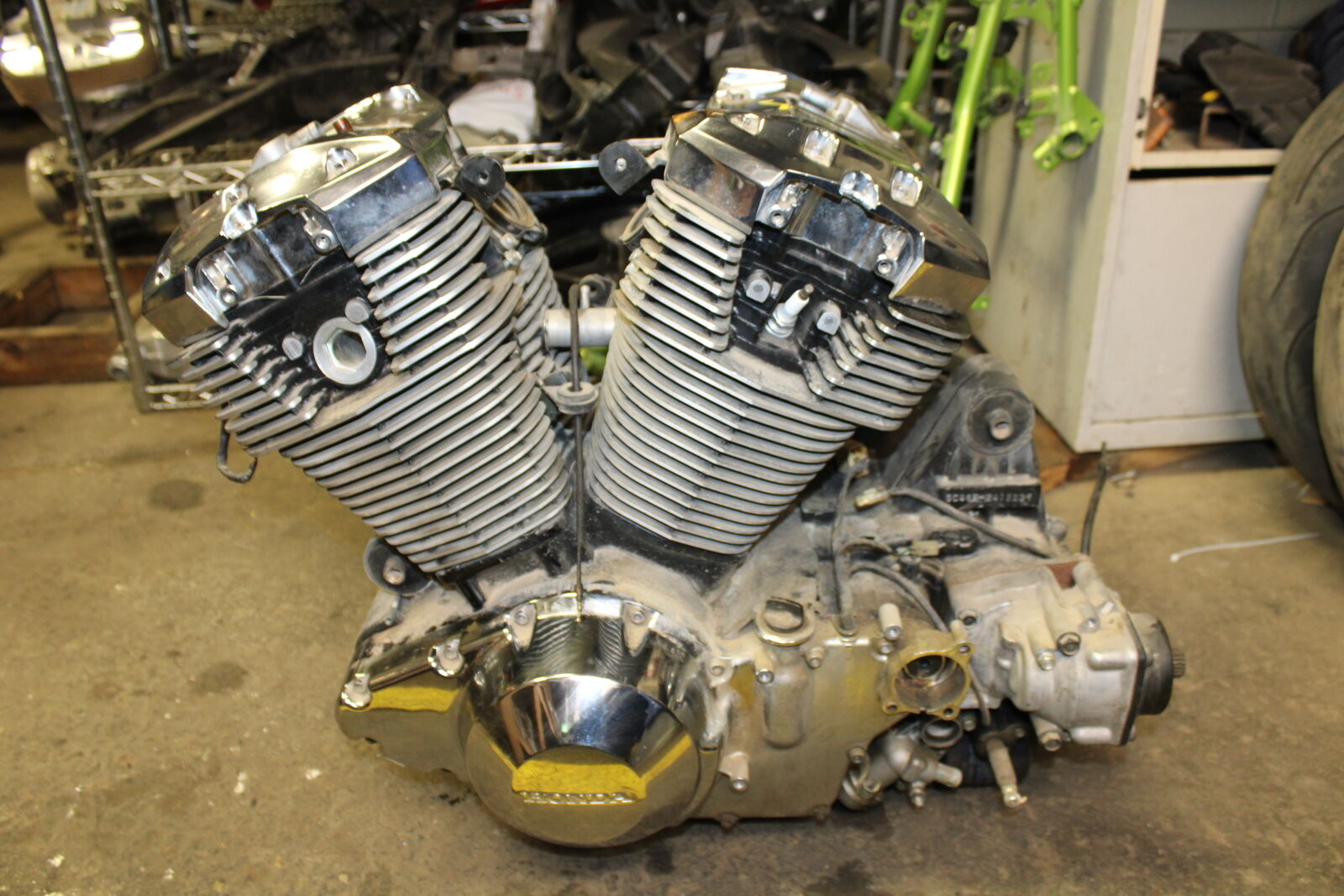 05-07 HONDA VTX1800F2 ENGINE MOTOR BB351