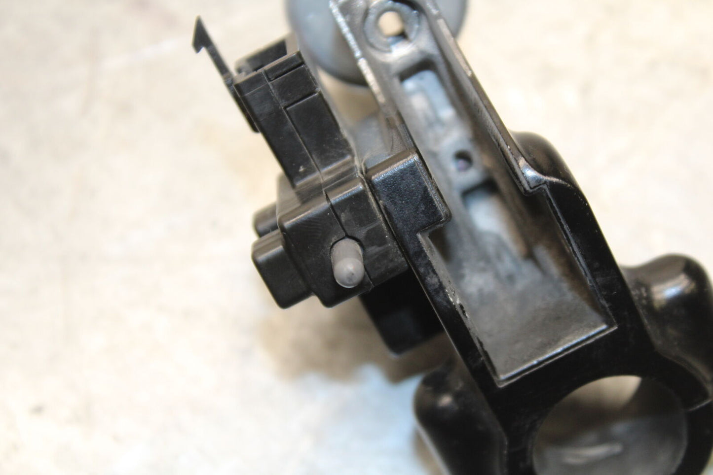 13-18 KAWASAKI NINJA ZX6R CLUTCH LEVER PERCH MOUNT BRACKET BB666