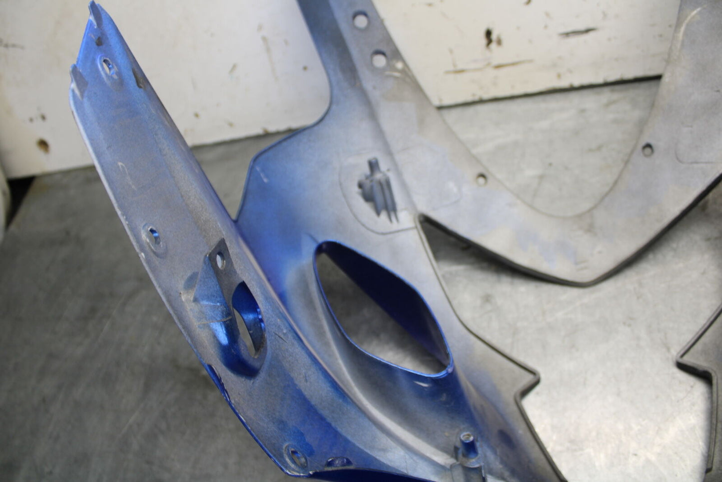 04-05 SUZUKI GSXR600 FRONT UPPER NOSE FAIRING COWL SHROUD BB658