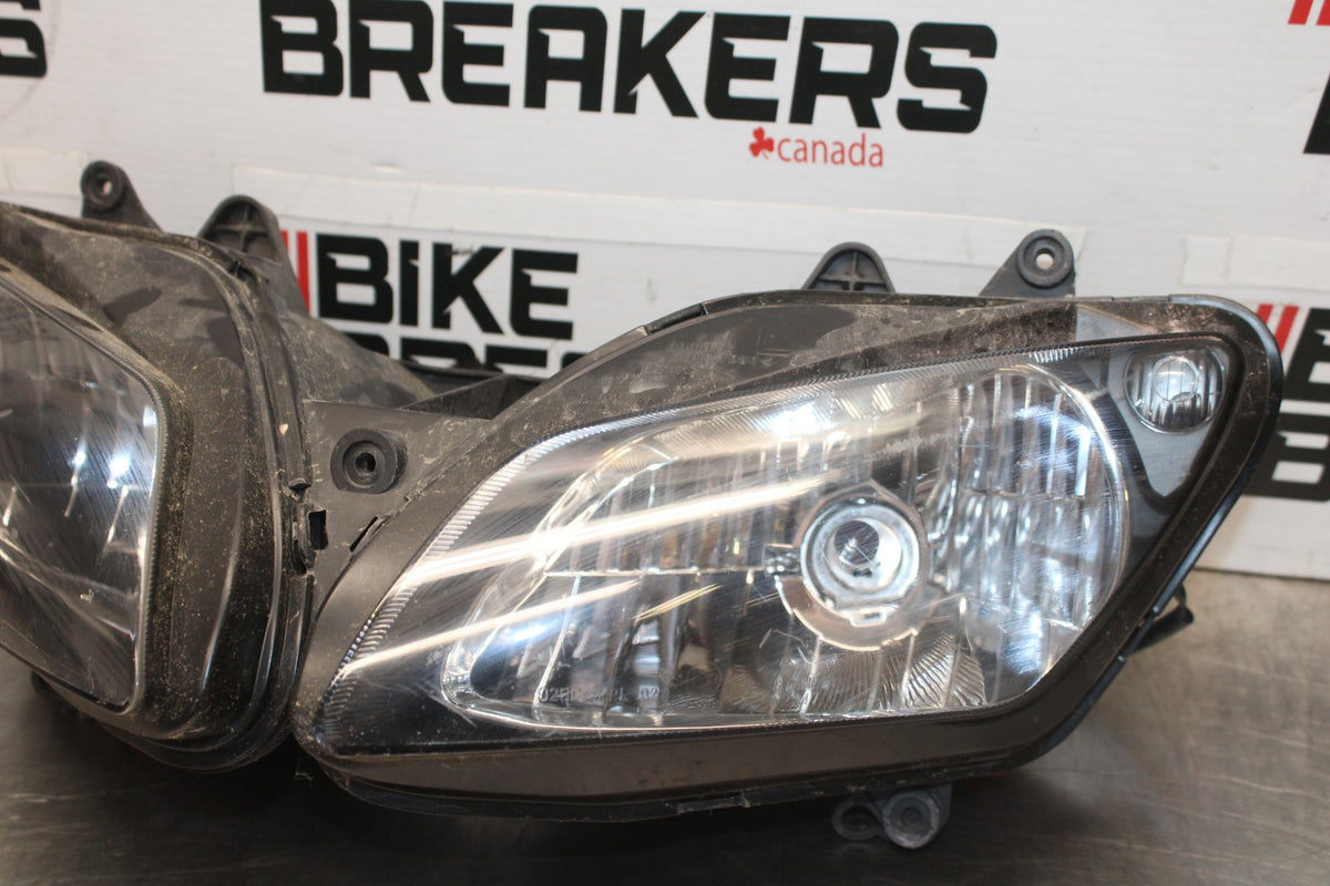 03 YAMAHA YZF R1 FRONT HEADLIGHT HEAD LIGHT LAMP BB895