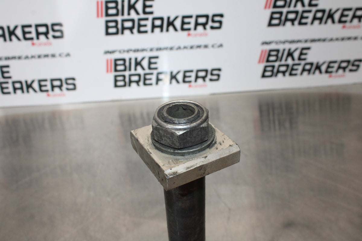 07-08 YAMAHA YZF R1 REAR AXLE BACK WHEEL RIM PIVOT BOLT AXEL BB160