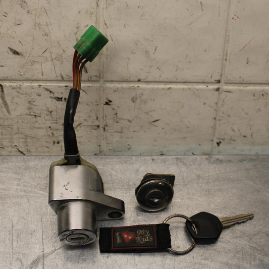 2004 Suzuki Intruder 1500 VL1500 IGNITION LOCK SET W/ GAS CAP, SEAT LOCK  BB573