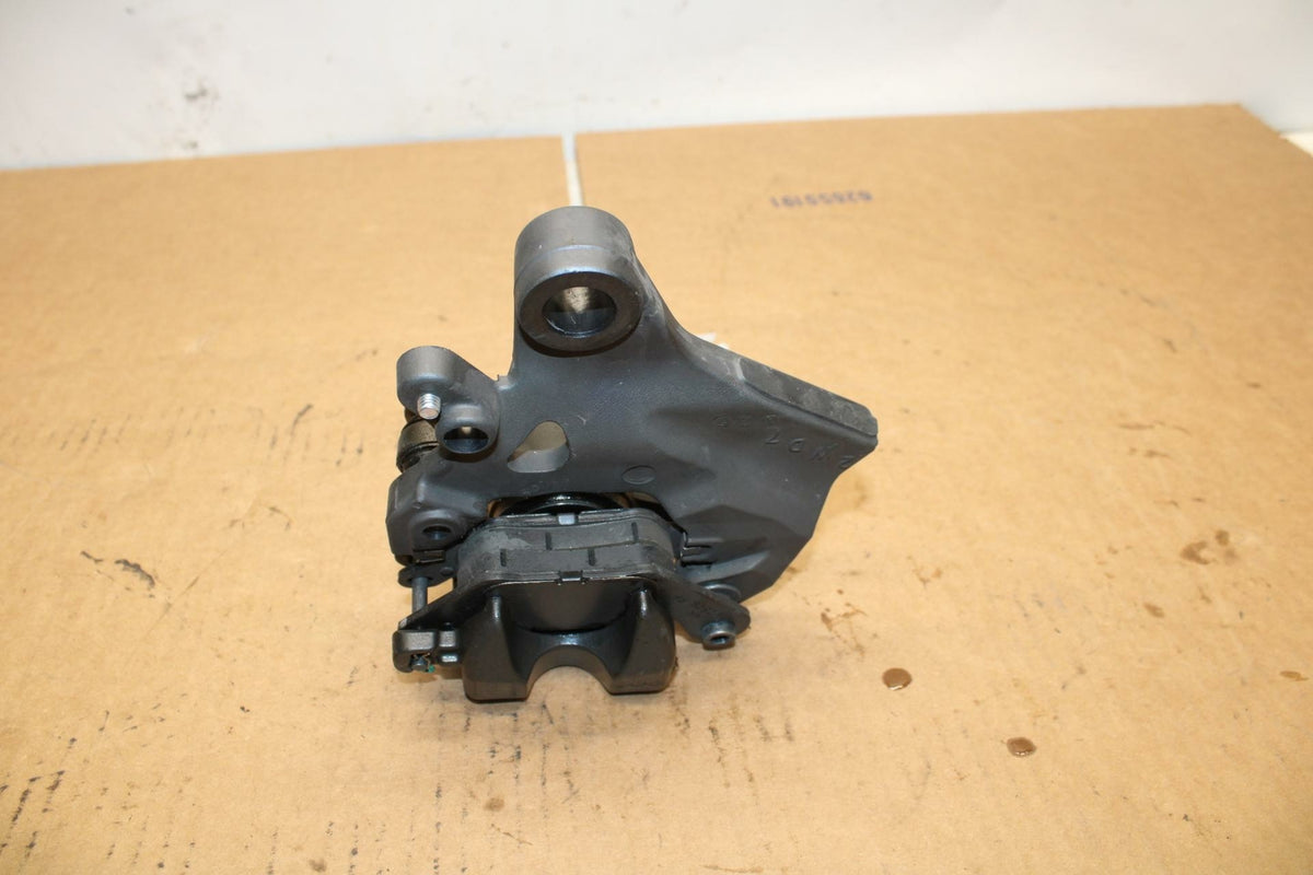 19-21 YAMAHA YZF R3 REAR BACK BRAKE CALIPER W MOUNT BRACKET BB378