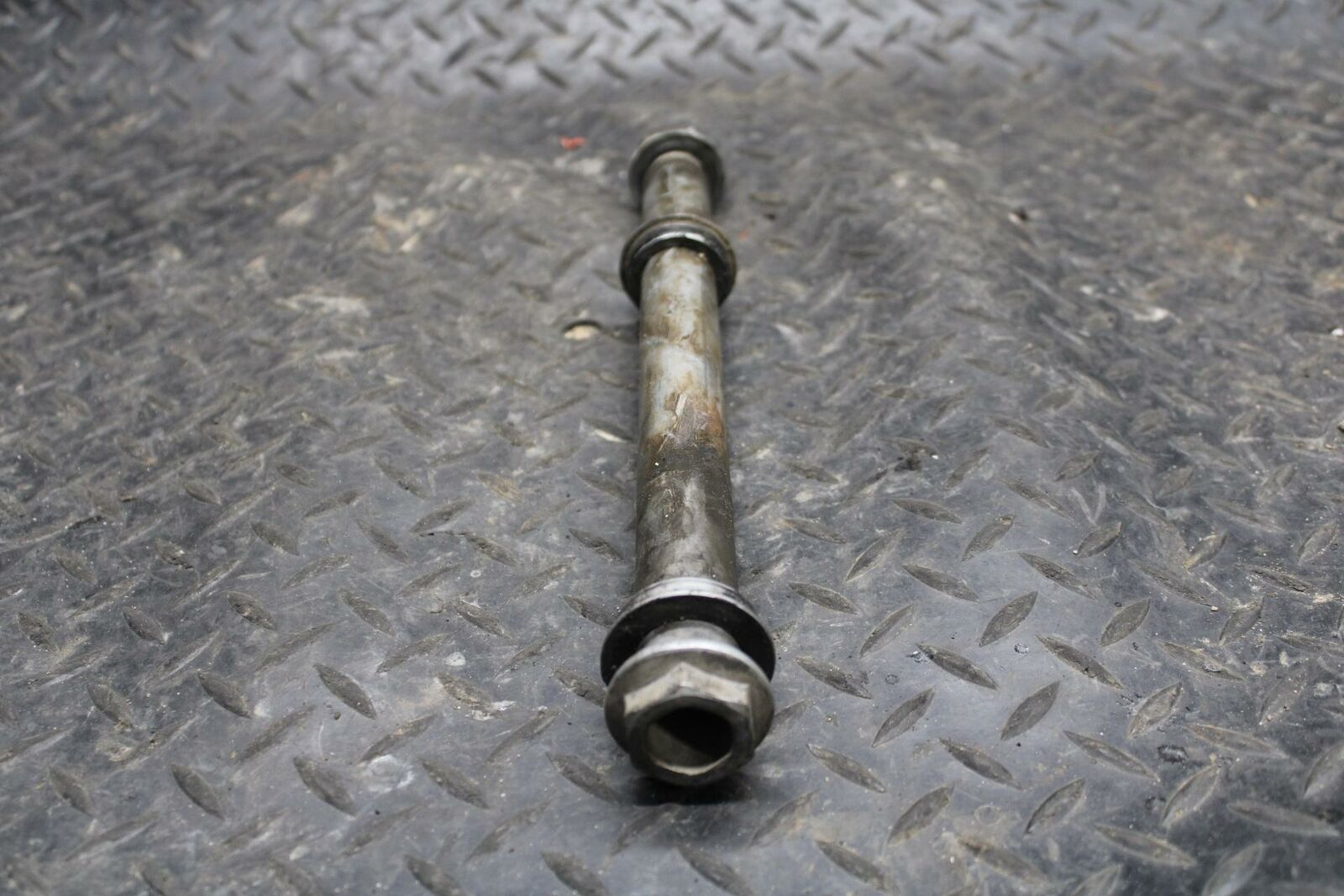 03-04 HONDA CBR600RR REAR AXLE BACK WHEEL RIM PIVOT BOLT AXEL BB218