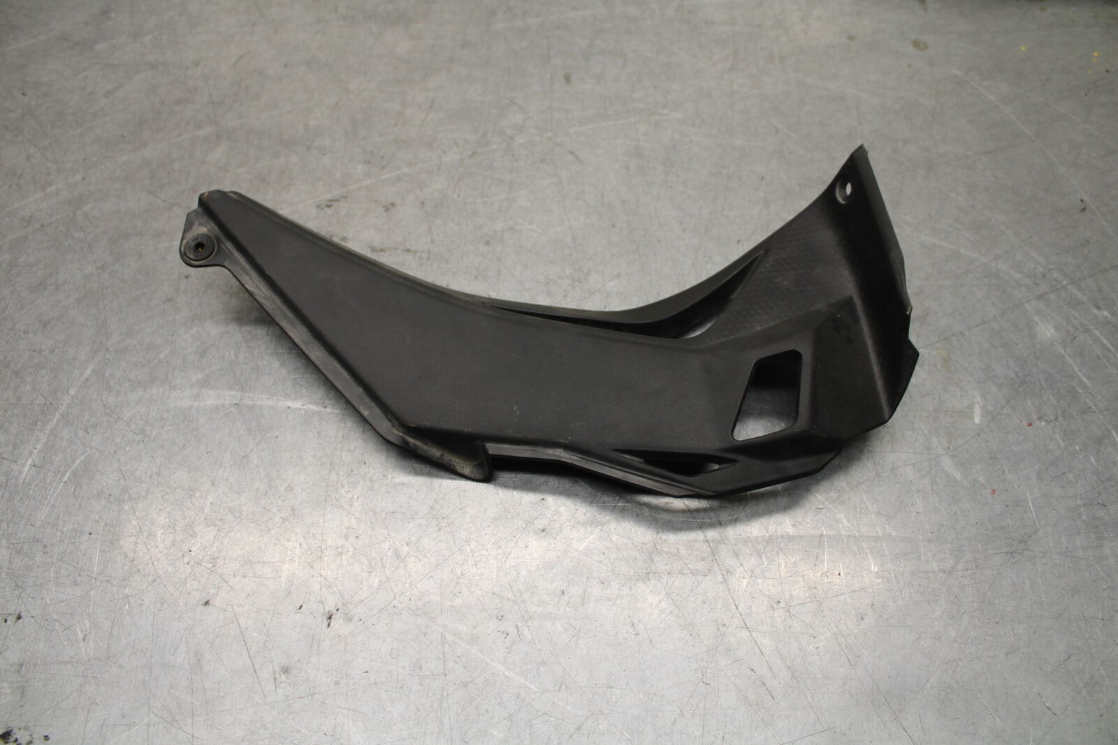 16 KAWASAKI NINJA ZX10R RIGHT FRONT DUCT COVER  BB650