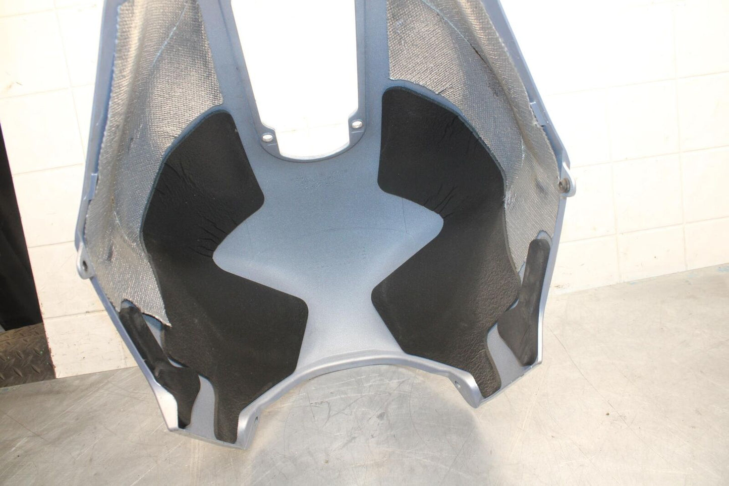2003 Kawasaki Ninja ZX12R ZX1200B GAS TANK FUEL CELL COVER FAIRING COWL BB472