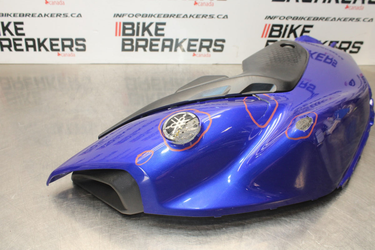 23-24 YAMAHA MT-07 RIGHT FRONT UPPER MID SIDE FAIRING COWL PLASTIC BB194