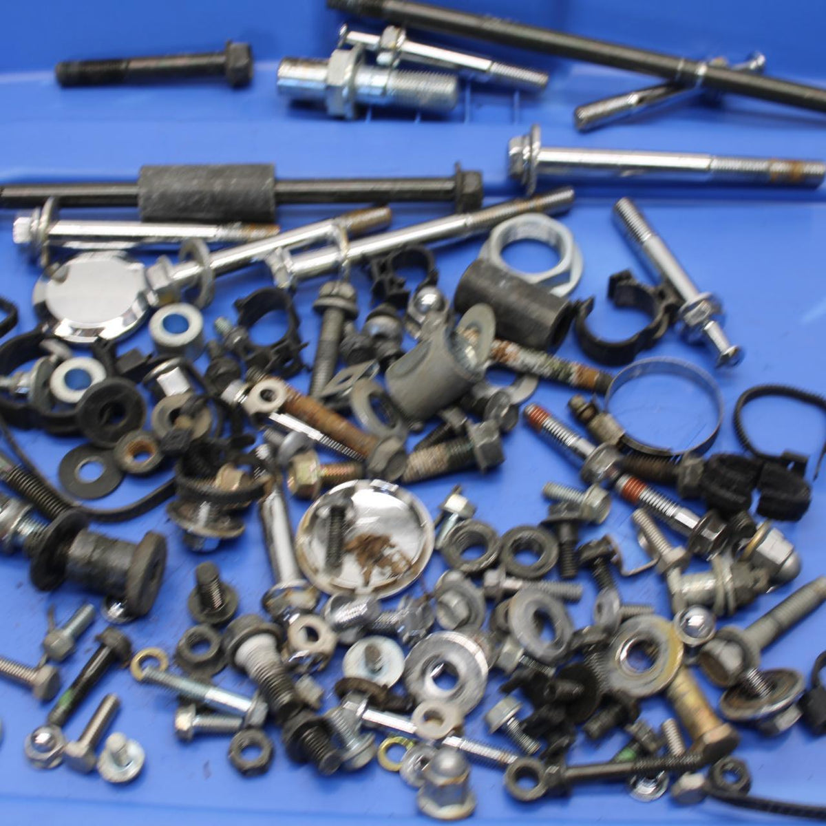 01-02 HONDA SHADOW SPIRIT 750 MISCELLANEOUS MOUNTING BOLTS HARDWARE MOTOR  BB632