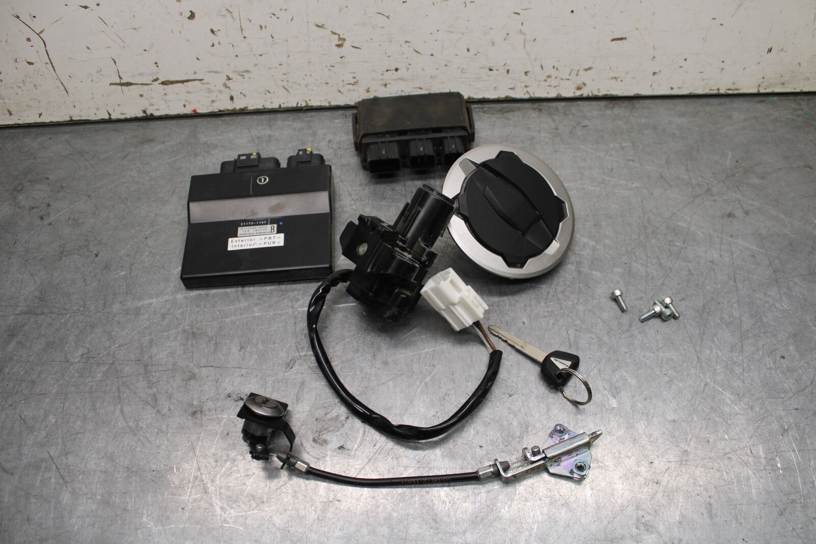 18-24 KAWASAKI NINJA 650 ECU IGNITION LOCK KEY SET W/ GAS CAP & SEAT LOCK BB725