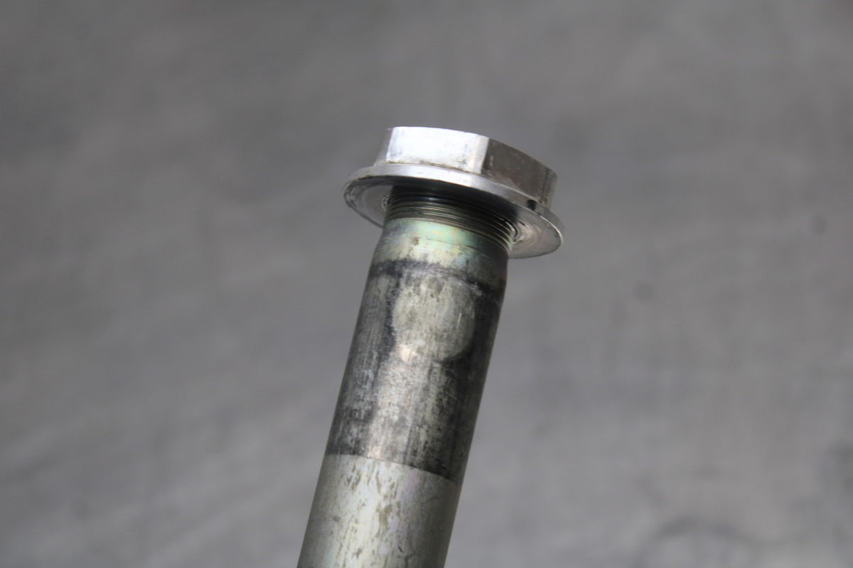 17 YAMAHA YZF R6 FRONT WHEEL RIM AXLE PIVOT BOLT BB922