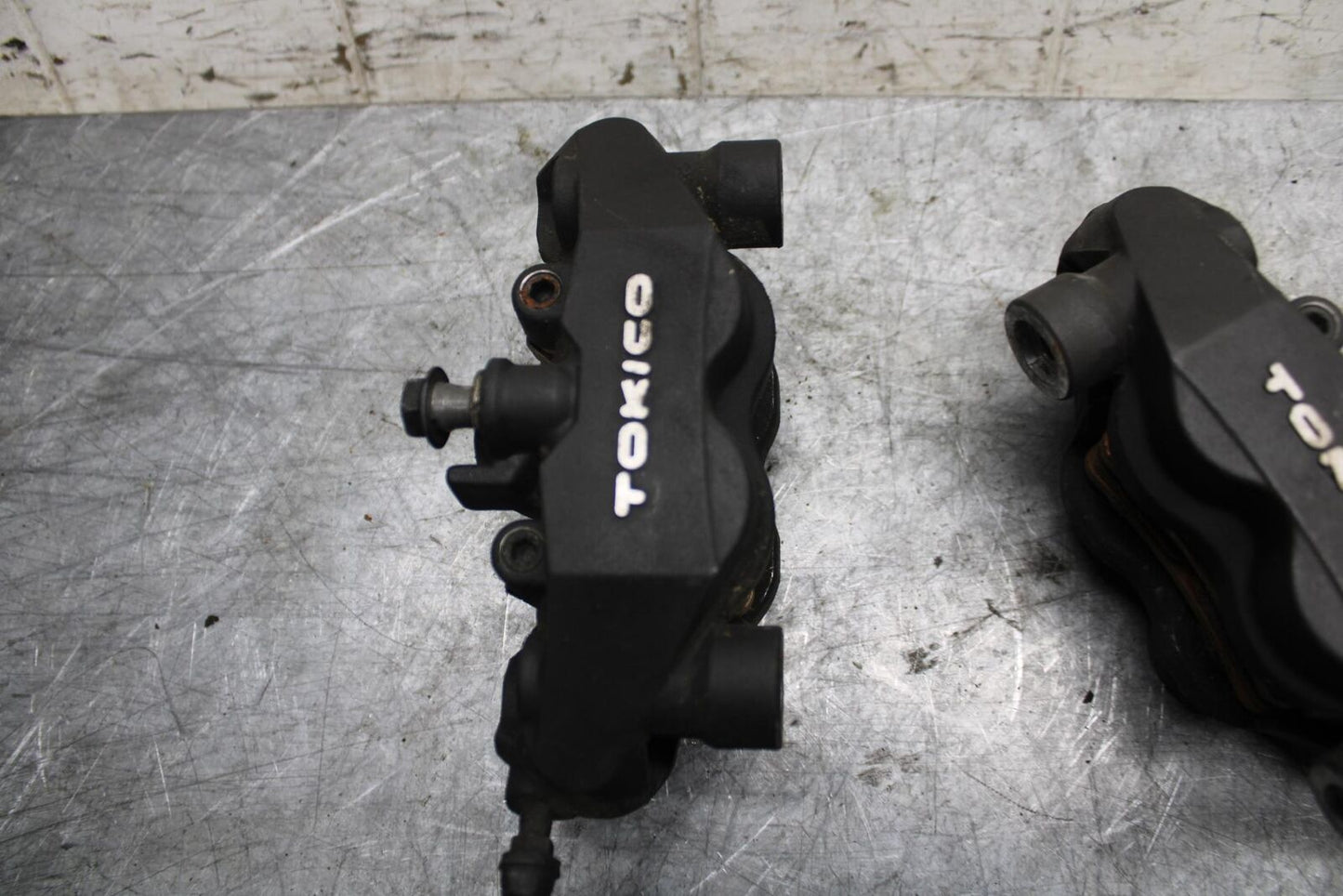 2007 Suzuki GSXR600 RIGHT LEFT FRONT BRAKE CALIPER SET PAIR CALIPERS BB540
