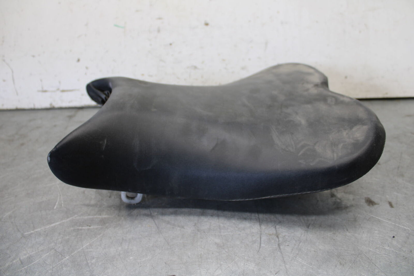 06-07 SUZUKI GSXR 600 FRONT DRIVERS SEAT PAD SADDLE PILLION  BB694