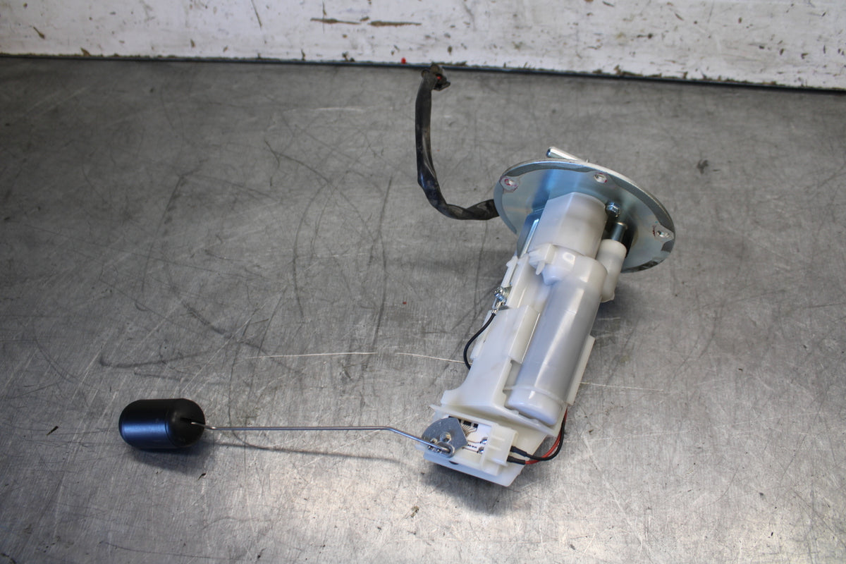19-22 KAWASAKI Z400 FUEL PUMP GAS PETROL SENDER UNIT BB708