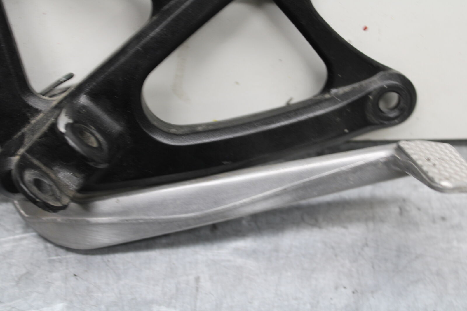 09-14 YAMAHA YZF R1 RIGHT REARSET REAR SET DRIVER FOOT PEG REST STOP BB118